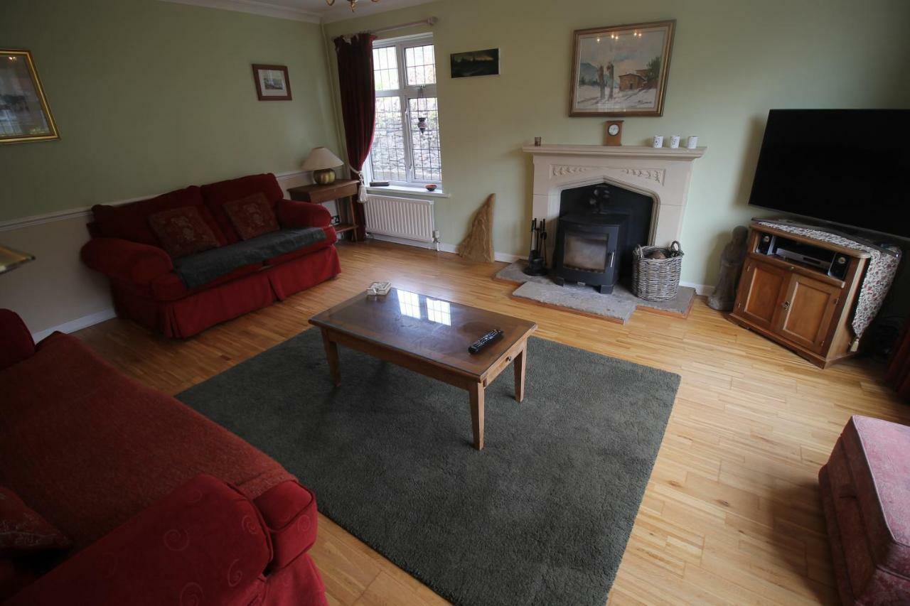 Large 4 Bedroom Family Home 2 Mins From Junction 32 Cardiff Exterior photo