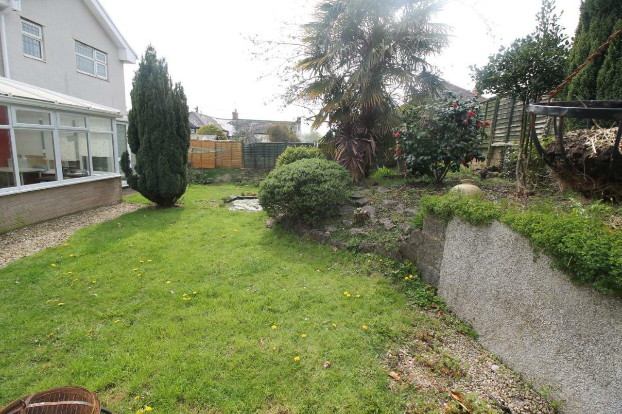 Large 4 Bedroom Family Home 2 Mins From Junction 32 Cardiff Exterior photo