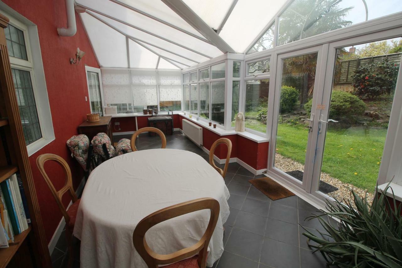 Large 4 Bedroom Family Home 2 Mins From Junction 32 Cardiff Exterior photo
