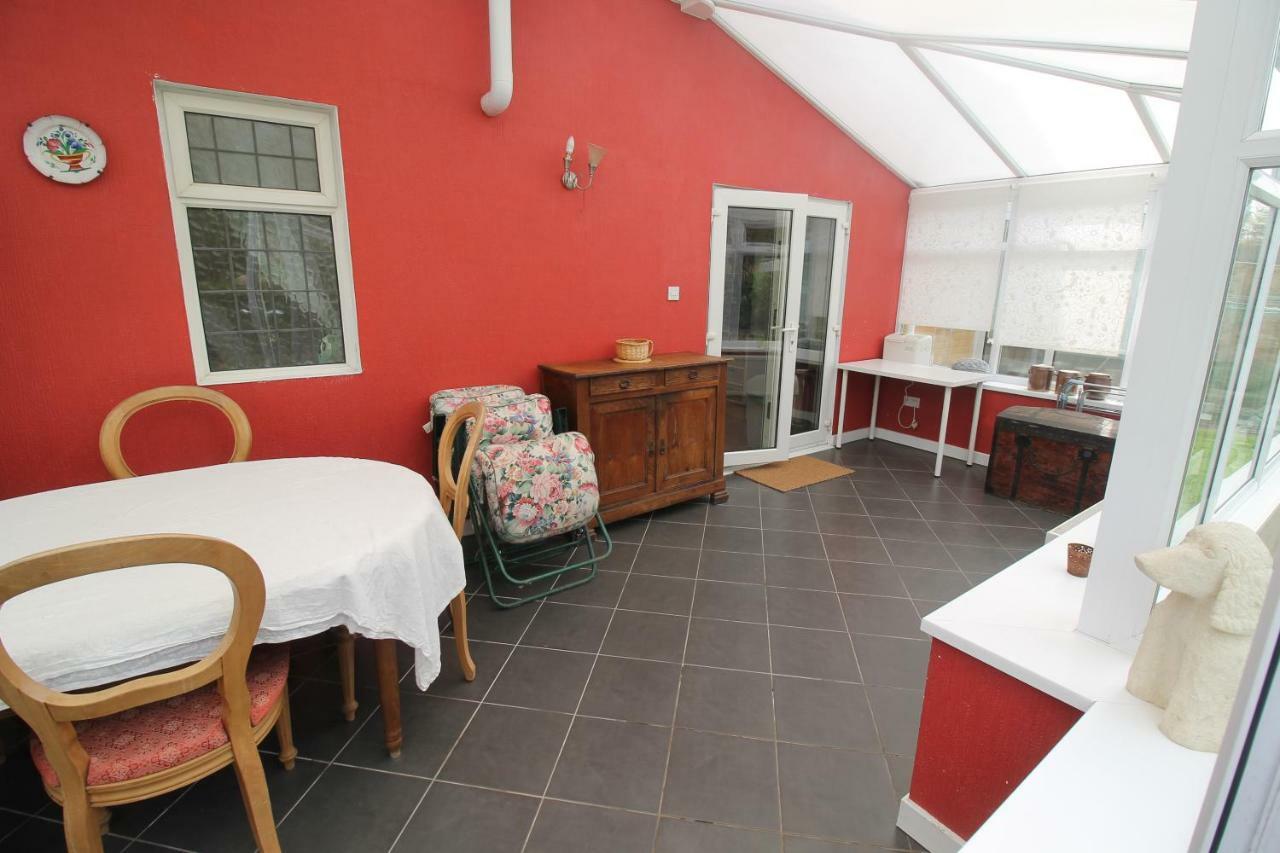 Large 4 Bedroom Family Home 2 Mins From Junction 32 Cardiff Exterior photo