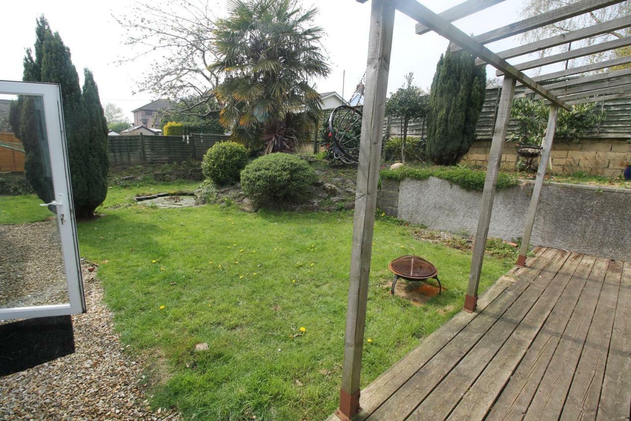 Large 4 Bedroom Family Home 2 Mins From Junction 32 Cardiff Exterior photo