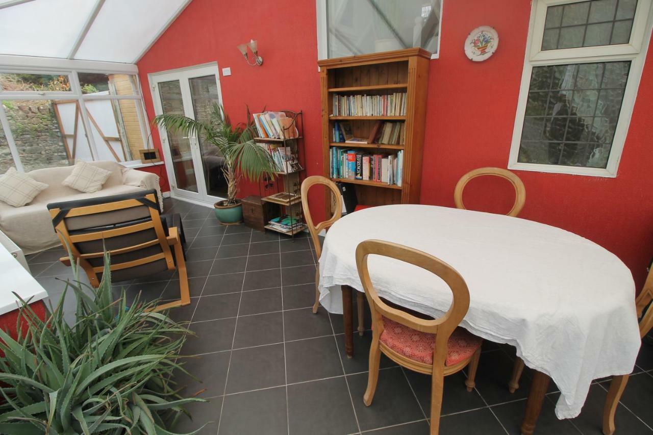 Large 4 Bedroom Family Home 2 Mins From Junction 32 Cardiff Exterior photo